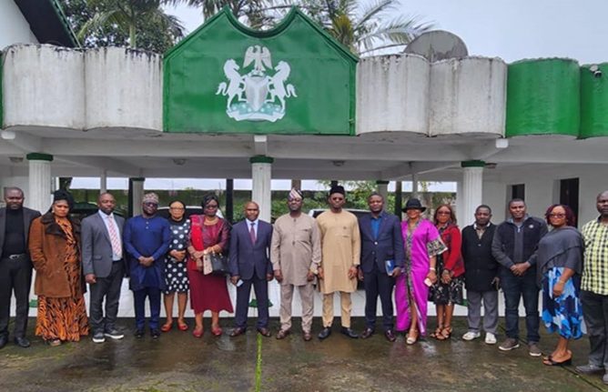 The lord mayor of buea, pays a condolence visit to the head of chancery, nigerian consulate buea